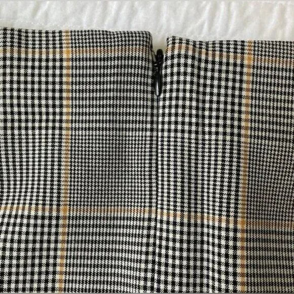 Aritzia High-Waisted A-line Mini Skirt - Picture 5 of 5